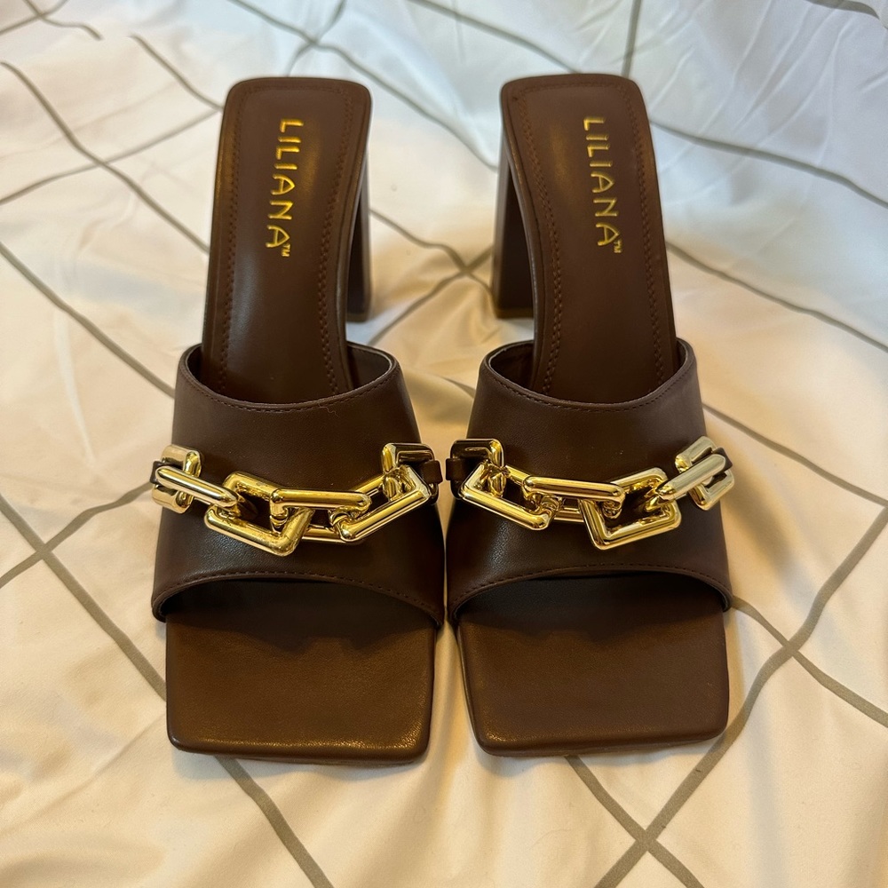 Liliana (Forever 21) Brown Chunky Heels With Hold Chain Size 9